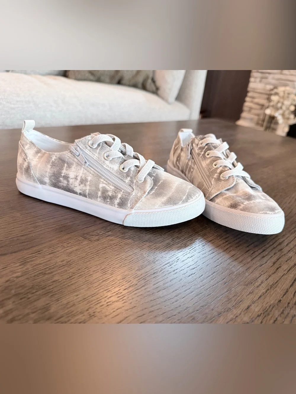 Kids Size 2 Casual Lace-Up Zip Sneaker - Gray Tie-Dye